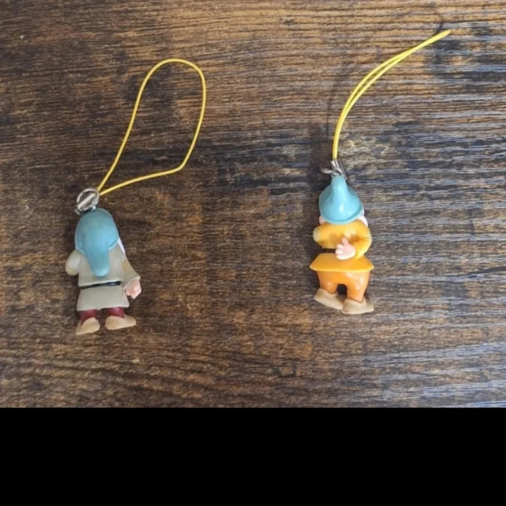Set Of Disney's Snow White Dwarves Sleepy & Bashful Cell Phone Danglers.